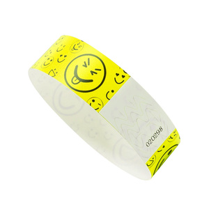 Cinturino da polso luminoso fluorescente per bambini stampa evento promozionale in plastica per divertimento in vinile con Logo monouso personalizzato braccialetto da concerto - Product Image 3