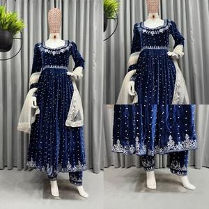 Vestido <span class=keywords><strong>de</strong></span> terciopelo azul real oscuro bordado para mujer, traje pakistaní Salwar Kameez para fiestas <span class=keywords><strong>de</strong></span> <span class=keywords><strong>invierno</strong></span> con pedrería plateada - Product Image 5