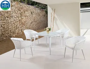 현대 우아한 레스토랑 테이블과 의자 안뜰 정원 가구 등나무 야외 식사 세트