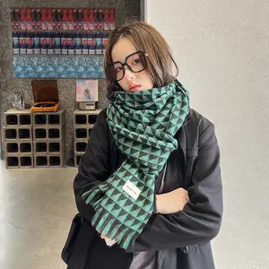2022 японский и корейский дизайн кашемировая шаль креативный треугольный клетчатый шарф с принтом для женщин оптовая продажа