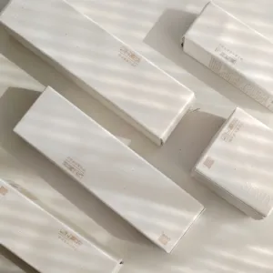 Produits tendance pour 2024 boîte de papier blanc ordinaire emballage petite boîte de papier en carton blanc avec impression