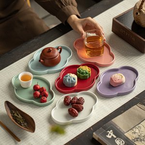 Plateau à thé et à collations en céramique, forme irrégulière, plat à fruits en porcelaine pour salon de thé ou mariage - Product Image 1