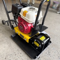 Compacteur vibrant à essence autoporté haute efficacité 70 kg 15 kN pour le compactage des routes en asphalte