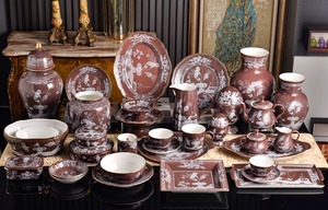 Collection de <span class=keywords><strong>vaisselle</strong></span> en porcelaine florale marron de luxe en gros, service de table <span class=keywords><strong>complet</strong></span> en céramique avec bordure dorée, style européen - Product Image 5