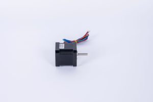 Motor Híbrido Nema17 de 42 mm, 2.55 V, 1.7 A, 0.52 N.m, Modelo 42D07C420 - Product Image 2