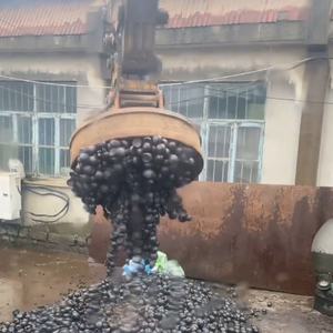 Imán de elevación de chatarra de acero de 200kg para excavadora - Product Image 3