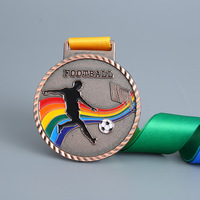 Design personnalisé Or Argent Bronze Athlétisme Sports Trophée Coureur Football Gagnant Sport Métal Prix Football Médailles et Trophées