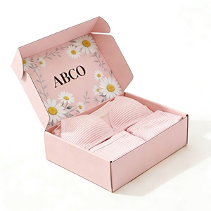 Boîtes en carton ondulé auto-assemblantes en papier recyclé avec logo de marque personnalisé, boîtes d'expédition portables en relief pour vêtements et <span class=keywords><strong>chaussettes</strong></span> - Product Image 3
