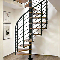 Escalier en spirale préfabriqué en fer forgé pour extérieur, design français, fixation par boulons