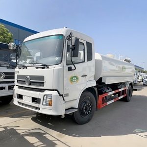 Camión Cisterna de Agua Dongfeng de 15 CBM en Oferta, Camión Cisterna con Aspersor 4X2 Diésel Manual - Product Image 1