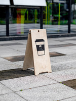 Support de présentation publicitaire en A, sur pied, personnalisé, pliable, en bois, avec graphique de tasse de café, pour extérieur, vertical, en panneau marin, double face