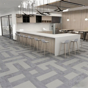 Dalles de moquette modulaires en polypropylène et nylon avec support en PVC pour usage commercial - Product Image 1