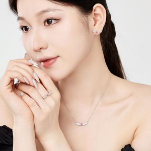 Collar con Colgante de Corazón y Alas de Circonia 5A, Cadena de Plata S925, Diseño Elegante y Moderno de Dylam, Joyería Fina que No se Deslustra - Product Image 2