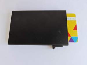 Tarjetero Metálico Automático Retráctil / Estuche para Tarjetas de Aleación de Aluminio / Lector de Tarjetas Antirrobo - Product Image 1