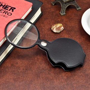 Loupe portable 60 mm avec étui en cuir pour la lecture et la bijouterie - Product Image 1