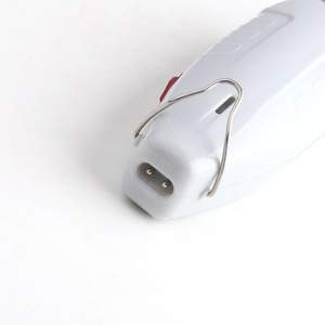 เครื่องตัดผมไฟฟ้าโคเมอิ KM-1931 แบบชาร์จไฟได้ ใช้แบตเตอรี่ Li-Ion มอเตอร์แบบแปรงถ่าน 7000-9000 รอบต่อนาที ตัวเครื่องทำจากพลาสติก - Product Image 2