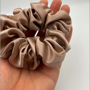 للبيع بالجملة ربطات شعر من الساتان وحرير من التوت أربطة شعر مرنة للنساء في صناديق - Product Image 3