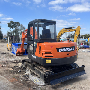 รถขุดไฮดรอลิกแบบตีนตะขาบ Doosan Dh55 Dx60 Dx225 Dx225/300lc-9c 5 ตัน พร้อมเครื่องยนต์ Doosan แท้ ได้รับการรับรองมาตรฐาน CE ราคาถูก - Product Image 3