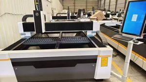 Machine de découpe laser avec protection anti-poussière pour l'industrie métallurgique, découpeuse rapide haute puissance 4015 pour l'industrie de l'acier - Product Image 2