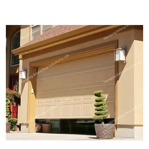 Porte de garage sectionnelle résidentielle automatique moderne isolée et surface finie polymère pour villa