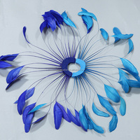 Grand éventail en plumes teintes pour le burlesque et le carnaval |   Décoration de coiffure pour costume de showgirl