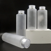 Bouteilles en PET givré transparent pour sérum de soin de la peau, démaquillant liquide, avec bouchon à vis et couvercle à ligne dorée ou argentée, 100ml-500ml, essentielles