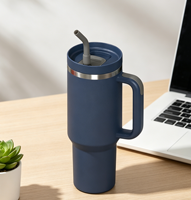 Gobelet isotherme quotidien en acier inoxydable grande capacité avec poignée, personnalisable OEM/ODM, idéal comme cadeau d'entreprise, facile à nettoyer