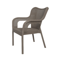 Chaise empilable moderne pour restaurant en plein air avec accoudoirs et quatre pieds en tube de fer à l'intérieur