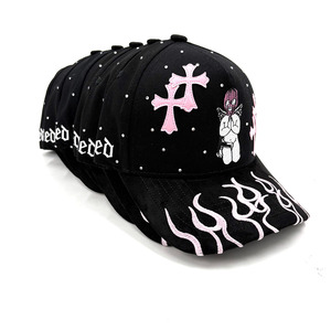 Großhandel Wildleder Krempe Hüte benutzer definierte Stickerei Baumwolle 5 Panel Baseball Hut mit Strass und Leder Kreuze Patch - Product Image 4