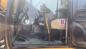 รถขุด CAT320D มือสอง ได้รับการรับรองมาตรฐาน CE EMC |   ตัวตัดวงจรแบบปลดเร็ว |   รถตีนตะขาบไฮดรอลิก 20 ตัน สำหรับงานก่อสร้าง พร้อมปั๊มแคตเตอร์พิลลาร์ - Product Image 4