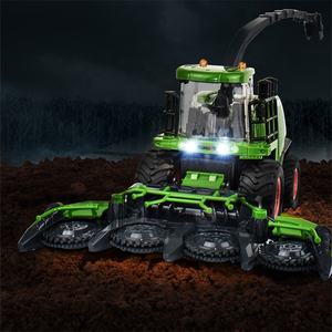 Tracteur <span class=keywords><strong>moissonneuse</strong></span>-<span class=keywords><strong>batteuse</strong></span> télécommandé 2 en 1 <span class=keywords><strong>Jouet</strong></span> 2.4Ghz 1/24 Scale 6CH 3602 Pulvérisation RC Farm Harvester Truck For Gifts - Product Image 3
