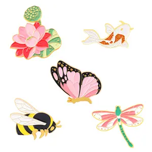 Novo desenho animado estilo quente abelha borboleta libélula flor metal crachá pinos