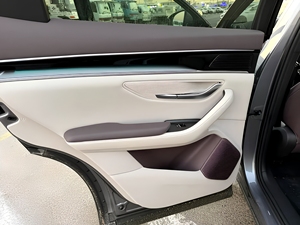 Auto Eléctrico BYD Song Plus DMi 2025 de Cuatro Ruedas - Product Image 3