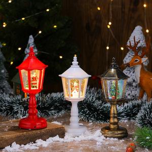 Nouvelles décorations de Noël : Lanterne lumineuse en plastique, lampe de table musicale avec fonction aquatique, style pastoral européen et américain, petite veilleuse - Product Image 1