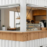 Maison conteneur modulaire préfabriquée en acier, cabine portable avec auvent et comptoir de service pour bureau commercial
