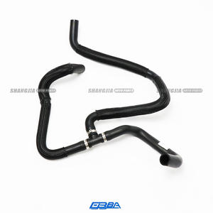 Tubo en T de agua del radiador secundario OEM 670003288 6700319 para Maserati 2014 2022 Ghibi Quattroporte V6 Material de goma - Product Image 1