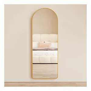 مرآة حائط كبيرة طويلة بإطار معدني من الألومنيوم الذهبي البيضاوي بطول الجسم بالكامل لغرفة النوم بتصميم على شكل قوس أوروبي