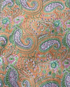 Tela de Algodón Ligera con Estampado Artesanal, Hermoso Diseño Floral Hecho a Mano en India, Tela para Confección de Vestidos, Cortinas, para Niñas y Niños - Product Image 2