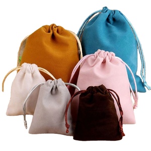 Sac de rangement pour bijoux en flanelle, vente en gros d'usine, conteneur pratique pour bracelets et bijoux - Product Image 5