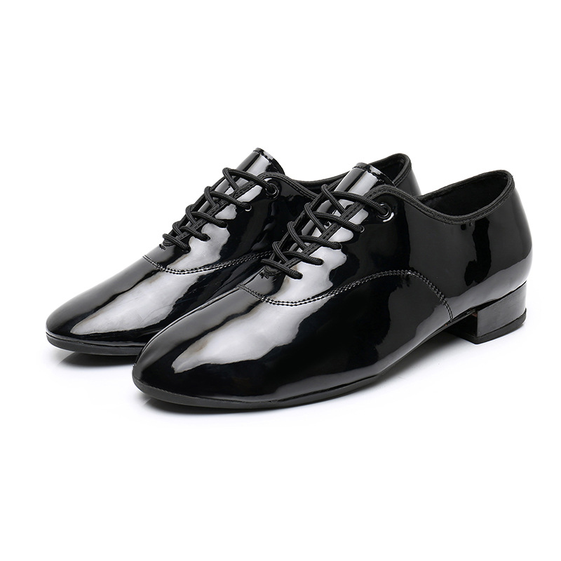 Noir brillant : talon de 2,5 cm