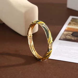 Bestseller Enamel Drop Glaze <b>Bracelet</b> Is Creative, High-end Fashionable and Versatile the Design of the <b>Bracelet</b> Is Geometric - Product Image 3
