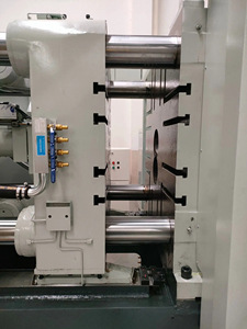 Máquina de fundición a presión en cámara fría de aluminio DCC-580 PLUS 5800kN con control PLC para piezas de aleación electrónica automotriz - Product Image 2