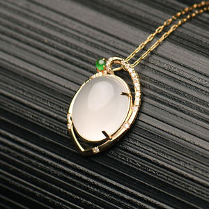 Colgante de Oro de 18K Qingyabailu Feicui con Jadeíta Natural en Forma de Calabaza, Diseño Clásico para Aniversario, Personalizable - Product Image 4