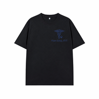 Individuell besticktes T-Shirt für Tierärzte mit personalisiertem Namen und Ausweisung als Geschenk zur Abschlussfeier für Tiertechniker.