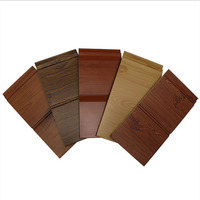 Panneau de revêtement mural extérieur de haute qualité Panneaux sandwich en mousse PU Maison préfabriquée Revêtement extérieur en bois de couleur Matériau isolé