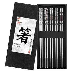 Palillos Cuadrados de Acero Inoxidable 316 de 24 cm, Grabados con Láser, Antideslizantes, en Caja de Regalo - Product Image 1