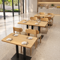 Moderne Hotel-Esszimmermöbel Holztische Rund und Rechteckig und Gepolsterte Stühle für Restaurant- und Bankettprojekte