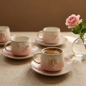 Ensemble de tasses à expresso turques en porcelaine émaillée, design en relief, design moderne, tasse à café et soucoupe avec bordure dorée - Product Image 4
