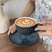 Ensemble de tasses à café en céramique à rayures verticales pour cappuccino