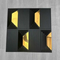 Panneaux muraux modernes en PVC 50x50cm avec caractéristiques imperméables, insonorisées et résistantes à l'humidité, design 3D noir mat pour usage domestique et commercial